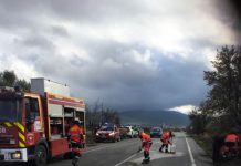 Un fallecido y dos heridos al salirse de la vía un coche y arrollar a un viandante en Lugros
