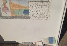 Destrozo intencionado de parte del mural cerámico situado en la iglesia de Carchuna