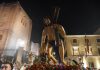 LA AGRUPACIÓN DE HERMANDADES Y COFRADÍAS CELEBRA SU TRADICIONAL SANTO VÍA CRUCIS EN LA CIUDAD