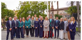 Motril celebra la festividad del Día de Andalucía con el recuerdo a Antonio Escámez, en el parque 28 de Febrero que ya lleva su nombre