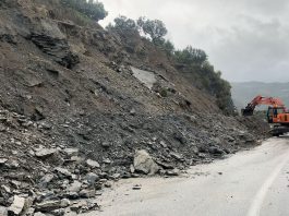 Cortada al tráfico por desprendimientos la carretera de la Cabra (A-4050) que afecta a Jete, Otívar y Lentegí