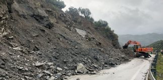 Cortada al tráfico por desprendimientos la carretera de la Cabra (A-4050) que afecta a Jete, Otívar y Lentegí