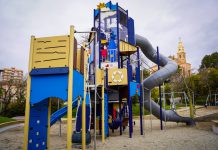 Nueva área infantil en el Parque de los Pueblos de América de Motril