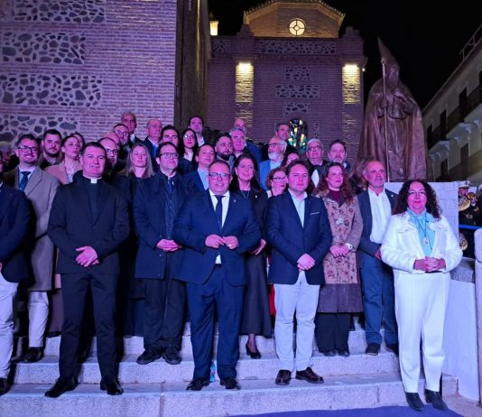 El mundo cofrade sexitano ya tiene su monumento en el entorno de la iglesia de la Encarnación de Almuñécar