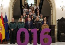 La Subdelegación del Gobierno en Granada guarda un minuto de silencio por los últimos asesinatos machistas