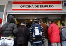 El paro baja en Granada en 1.187 personas en el último mes y en más de 6.300 personas en el último año