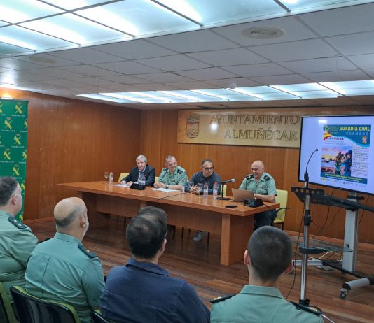 Almuñécar abre con éxito de participación los actos conmemorativos del 182 aniversario de la Guardia Civil