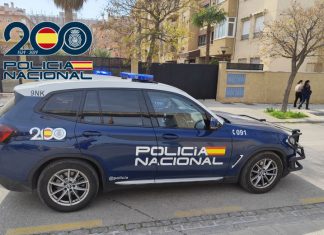 Detenido en Granada un varón que amenazó al dueño de un bar y le hurtó el dinero de la caja registradora