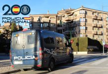 Sorprendidos de madrugada tres individuos en Granada circulando en una furgoneta robada tras haberle hecho el “puente”