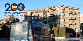 Sorprendidos de madrugada tres individuos en Granada circulando en una furgoneta robada tras haberle hecho el “puente”