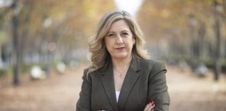 Beatriz Sánchez Agustino denuncia el “escándalo” de Rules: “Se tiran millones de litros de agua al mar mientras la Costa Tropical sigue sin canalizaciones”