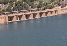 La Comunidad de Regantes del Bajo Guadalfeo denuncia el «desperdicio histórico» de agua, mientras la canalizaciones de Rules siguen sin ejecutarse