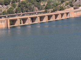 La Comunidad de Regantes del Bajo Guadalfeo denuncia el «desperdicio histórico» de agua, mientras la canalizaciones de Rules siguen sin ejecutarse