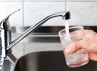 Rafael Caballero: «400 hogares de la Costa Tropical se benefician de bonificaciones sociales en el recibo del agua»