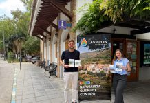La Oficina de Turismo de Lanjarón se moderniza para mejorar la atención al visitante con nuevas herramientas digitales