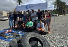 Almuñécar se suma a la gran limpieza nacional de fondos marinos y retira más de 150 kilos de residuos en el entorno del Peñón del Santo