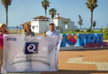 Motril iza la bandera ‘Q de Calidad Turística’ en Playa de Poniente y Playa Granada «como símbolo de calidad y sostenibilidad»