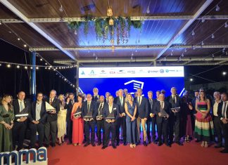 La Asociación de Chiringuitos y Empresarios de Playas Costa Tropical galardonada con un Premio PROA 2026