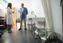 Sanidad prevé más de 5.300 contratos para cubrir vacaciones este verano en Granada, un 7,1% más