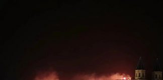 Estabilizado el incendio forestal en Órgiva, habiéndose desalojado a 19 personas de sus viviendas