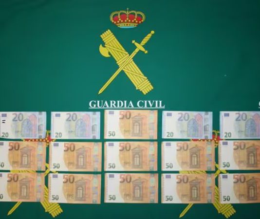 Tres acusados a juicio por hacer circular billetes falsos en pubs de Motril