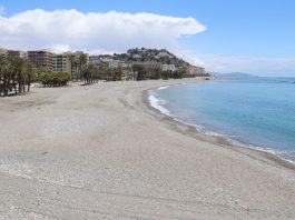 Fallece un bañista de 80 años en una playa de Almuñécar