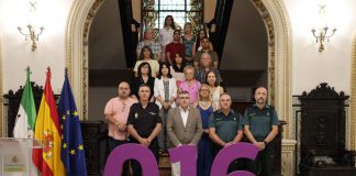 La Subdelegación del Gobierno en Granada guarda un minuto de silencio por las últimas víctimas de violencia machista