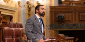 VOX denuncia que las más de 16.000 solicitudes de regularización en Granada «supondrán aumentar de golpe más de un 13% la población inmigrante con acceso a ayudas»
