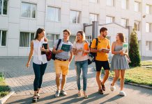 Un total de 52.436 estudiantes son admitidos en el sistema público universitario para estudiar un grado