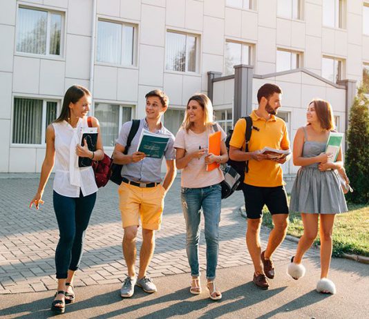Un total de 52.436 estudiantes son admitidos en el sistema público universitario para estudiar un grado