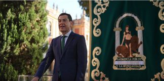Moreno toma posesión como presidente de la Junta: «Seré fiel a mí mismo, la vía andaluza sigue vigente»