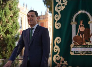 Moreno toma posesión como presidente de la Junta: «Seré fiel a mí mismo, la vía andaluza sigue vigente»